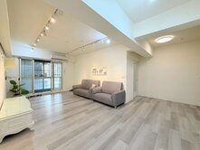 專任～萬壽棒球場旁｜向上公益商圈溫馨三房附車位