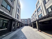 伸港農會｜大面寬｜全新電梯透天別墅｜多戶可選