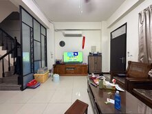 彰化和美獨棟大面寬四房臨路美墅8年屋近彰化市區