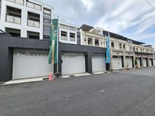 🍎小港高鳳商圈全新雙車庫別墅~最後三席