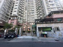 近高鐵華夏獎章陽台進出室內空間大