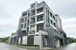 弘富重劃區｜全新四房雙車位電梯別墅