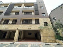 我是承辦單元12南興公園旁大面寬雙車電梯別墅