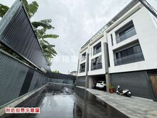 安南6年新⭐️高規建材裝潢！臨路雙車墅⭐找小健看屋