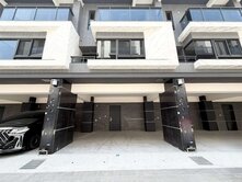 【獨家】東松大鉅全新三車電梯別墅｜社區最俗