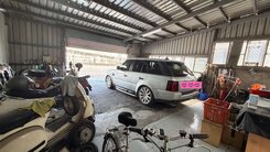 草衙捷運站口SKM百貨旁超大地坪超級便宜金店面