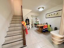 快樂國小旁~5大房~庭院停車~沒有漏水