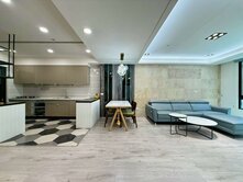 近南科年6年精美雙車墅|住商琇萍