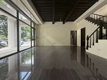 茵之伴｜邊間七米大面寬店面｜含13坪大露臺+雙車位