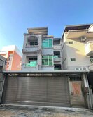 自強街大面寬大地坪雙車美別墅