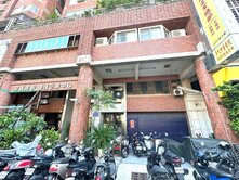 亞灣苓雅二路正街超大面寬黃金G3店面(1+夾)