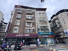 百齡國小三角窗噴錢金店
