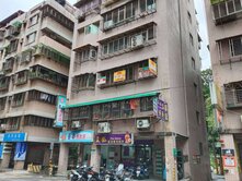 汐止找房~忠孝東路【台北特區】電梯華廈邊間方正三房