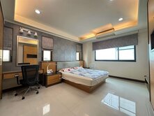 住商韋丞😎|館前日光邊間併排雙車墅