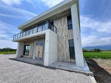 【宜蘭房仲小君】冬山交流道旁大面寬電梯農舍