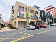 宜蘭大學女中路上邊間電梯黃金店面