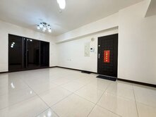 楊明國小旁明日城3房車