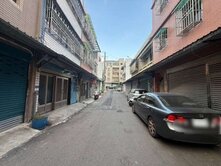 龜山巨蛋透天 / 7米活巷 / 室內可停車