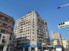 張嘉玲/火車站旁大面寬▲金店面1+2樓