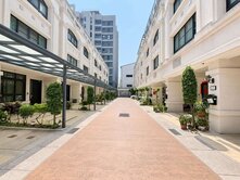🏠龍井中央路商圈旁｜輕屋齡傳統格局｜前院停車美墅