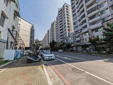 長榮新城旁的RC 透天厝~住商天河~小朱