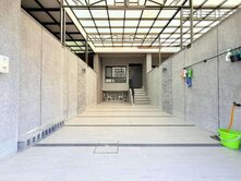 【吳虹誼】八卦公園傳統大地坪透天★可停前後雙車