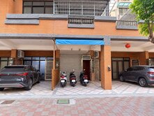 楠梓國中/小學｜土庫商圈大坪數透天店面｜前後大露台