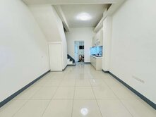 前鎮瑞隆商圈近雙輕軌翻新雙層美寓首選