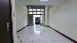 開店成家一次滿足 文心中華1＋2樓店住門前可停車