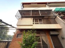 成功路ｘ大庭院大面寬邊間透天｜近家樂福.公園