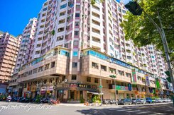 河堤社區景觀首排｜開窗見綠意｜四房平面車位