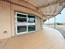創新正路大地坪三角窗透店