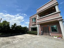 文中路旁-大面寬豪華美農舍