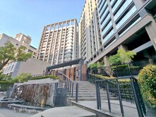 楠梓日月光/德賢商圈｜雙衛開窗｜邊間採光2房平車
