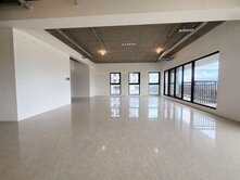 七期國泰層峰四房三平車|遠見房屋