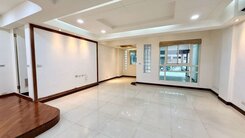 埔墘潤泰家樂福方正美一樓