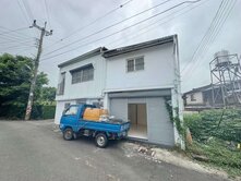 買地送屋~新社絕版大透天8米面寬臨活路54坪大空間