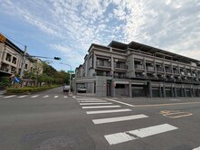 小港孔宅三角窗車墅/可停多車/邊間採光通風佳