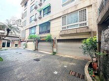 【明誠鼎山商圈】大面寬孝親車透天*屋主起家厝惜售