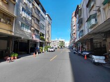五甲商圈1+2樓停雙車店住