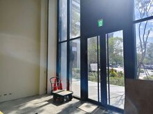 民生一號院全新{三角窗}豪奢鑽石金店面