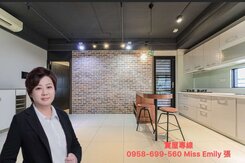 私藏有咖啡館輕工業風的2房車位/近左營新光三越