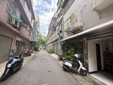 中壢火車站稀有大面寬車庫停車美透天