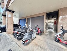 前鎮國光路稀有1樓店面 適合工作室或自用收租