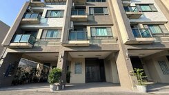 美濃區公所旁🌺5.8米面寬+1樓孝親併排雙車墅
