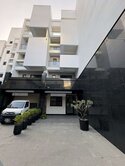 興業商圈全新電梯金店面