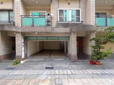 🌟鳳頂商圈｜六米面寬雙車透天｜清幽舒適住家🌟