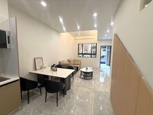 稀有質感1+2樓店住｜4房大空間｜門口好停車