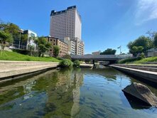 藍帶水岸套房⭐高樓景觀有陽台⭐市中心商圈