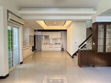 🏡【仲耕精選｜渴望會館旁前院雙併別墅｜大四房】